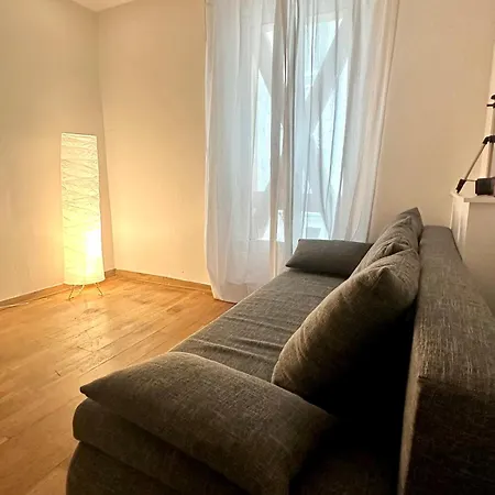 Apartment Bel Pres De La Place De La Republique Paris